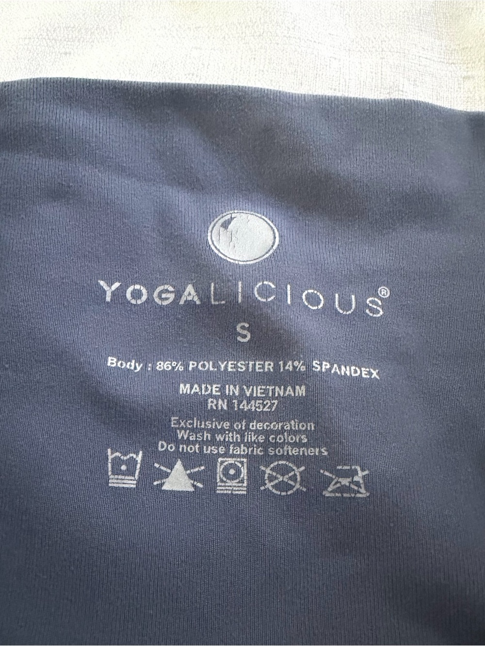 Yogalicious leggings with side pockets size small - Picture 5 of 5